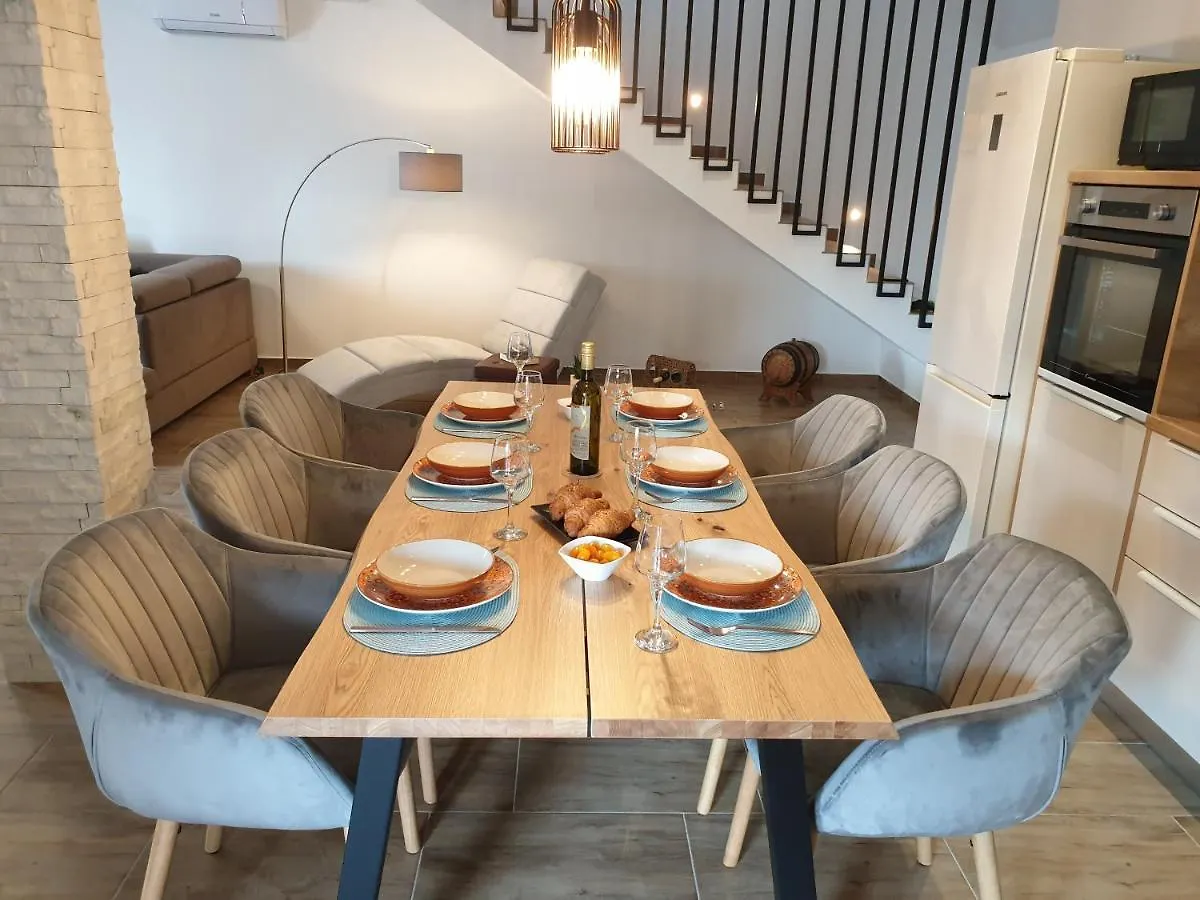 Villa El Istria Лабин